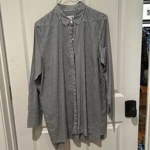 J. Jill tunic button down blouse in black and white stripe size medium